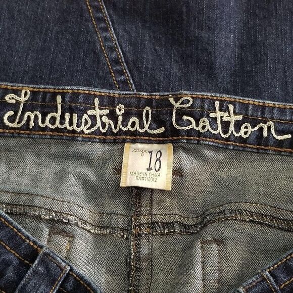 Industrial Cotton Denim Skirt (size 18) - Picture 4 of 4